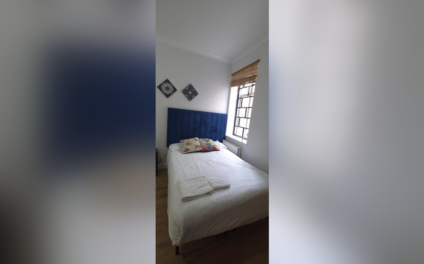 Single room at Golders Park Hotel