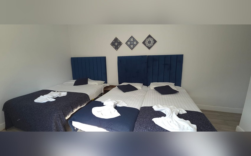 Triple room at Golders Park Hotel